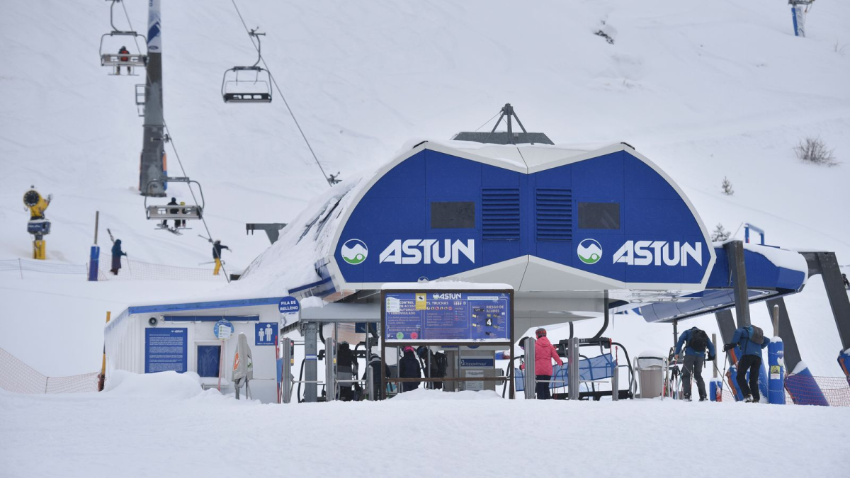 Schwerer-Skilift-Unfall-in-Spanien-Mehr-als-30-Verletzte