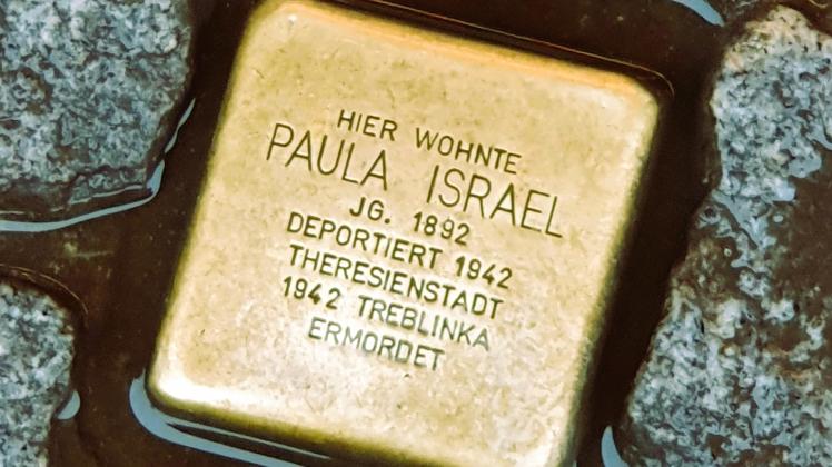 Ein Stolperstein in Paula Israel gewidmet.