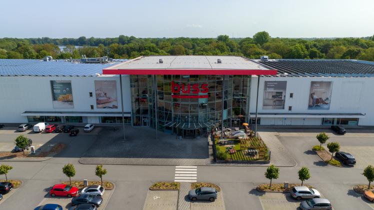 20 Jahre buss in Oldenburg: Einrichtungshaus strahlt die Region