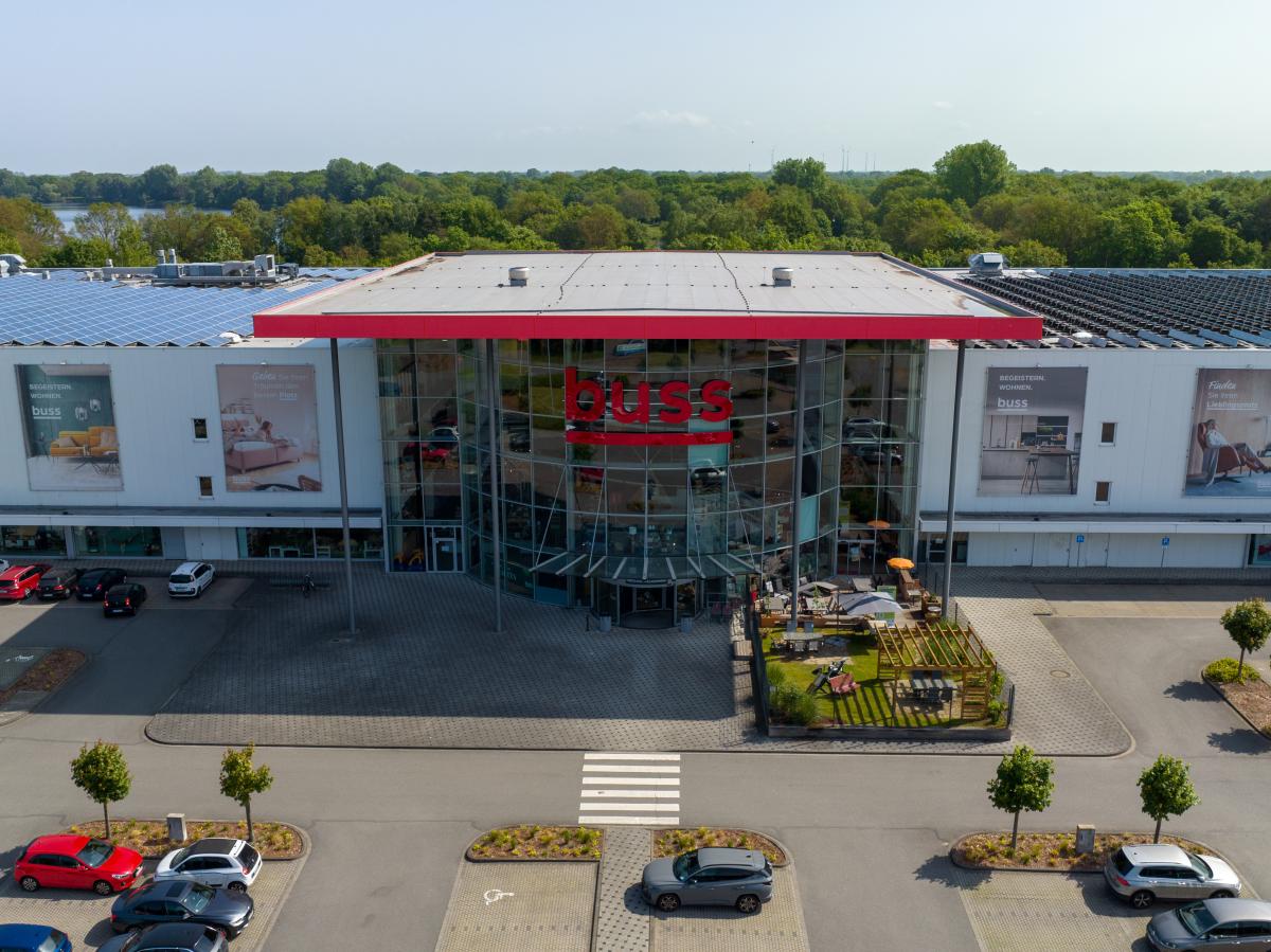 20 Jahre buss in Oldenburg: Einrichtungshaus strahlt die Region