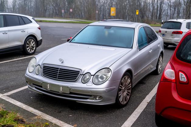 Dieser Mercedes Wurde Ebenfalls at Kupfermühle Zurückgelassen.