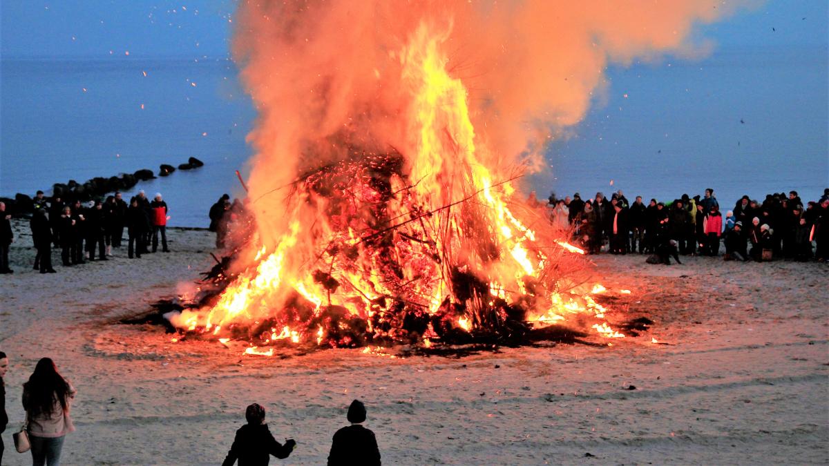 Ostsee-Biikebrennen: Strandfeuer in Dahme, Grömitz, Kellenhusen