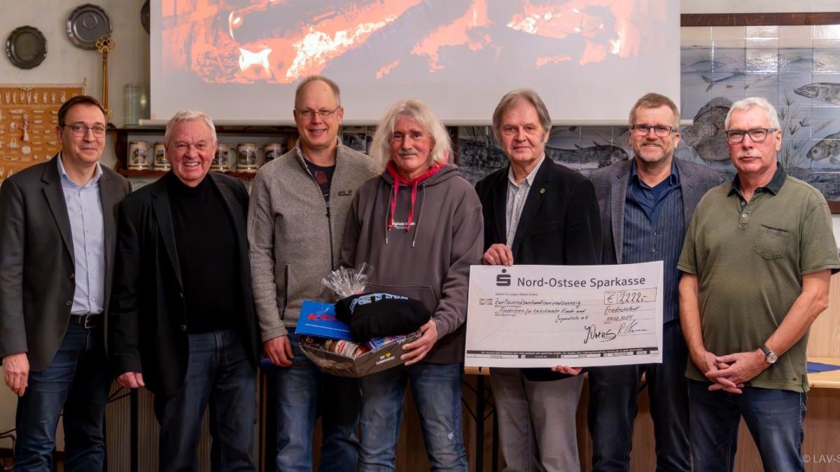 Jrg Ovens erhlt Goldene Verbandsnadel in Friedrichstadt