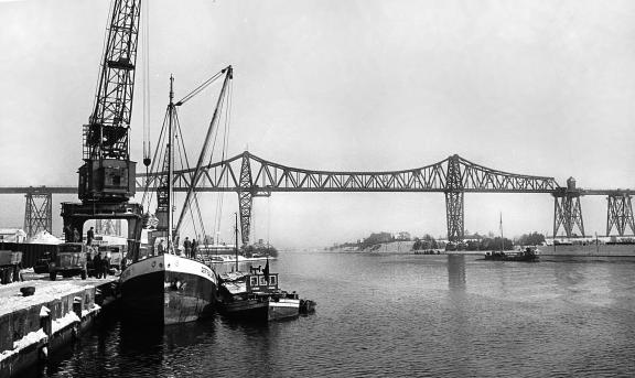Best Original Photos about  Spannende Brucke Nord Ostsee Kanal Fotos  absolutely No AI Images