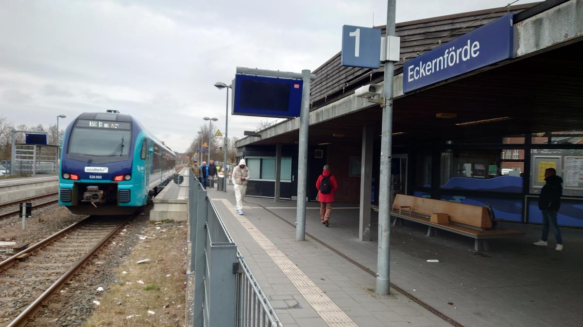 Train cancellations in Kiel-Eckernförde replacement service in April ...