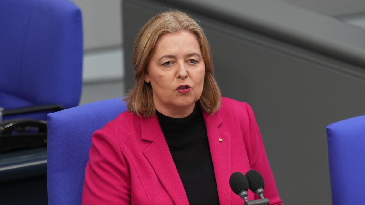 Labor Minister Bärbel Bas calls for pension contributions from civil ...