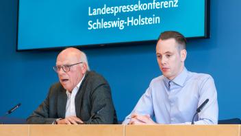 Warnen vor zunehmendem Antisemitismus: Gerhard Ulrich und Joshua Vogel (r.).