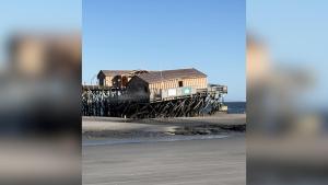 Abriss der berühmten Strandbar von St. Peter-Ording im Video