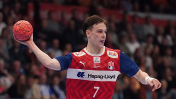 <p>Handball: Bundesliga, 9. Spieltag, HSV Hamburg - TVB Stuttgart, in der Sporthalle Hamburg. Hamburgs Leif Tissier in Aktion. (zu dpa: «Hamburgs Handballer besiegen Stuttgart souverän»)</p>