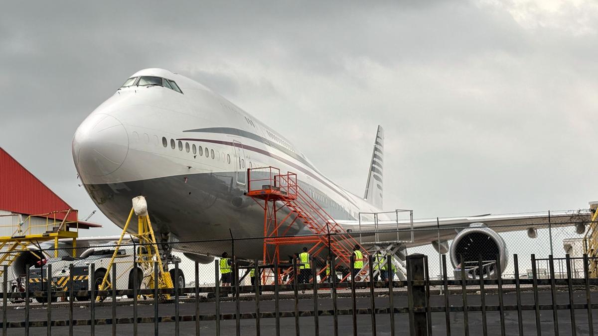 USA-nehmen-geschenkten-Jumbojet-von-Katar-an-warum-die-Entscheidung-so-umstritten-ist