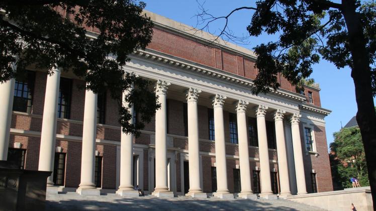 Harvard P US-Richterin stoppt Trumps Vorgehen gegen Harvard
