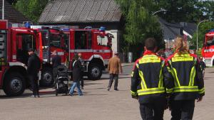 Tag der offenen Tür bei der Feuerwehr Uetersen.. Das Wetter war kaiserlich. So ließen die Menschen nicht lang auf sich warten.