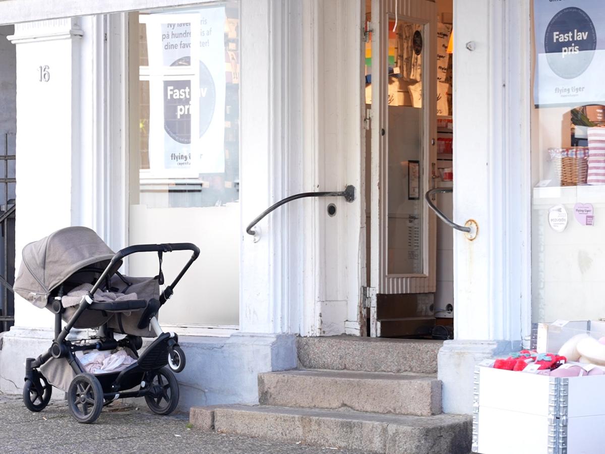 Alleine im Kinderwagen: Warum dnische Babys drauen schlafen