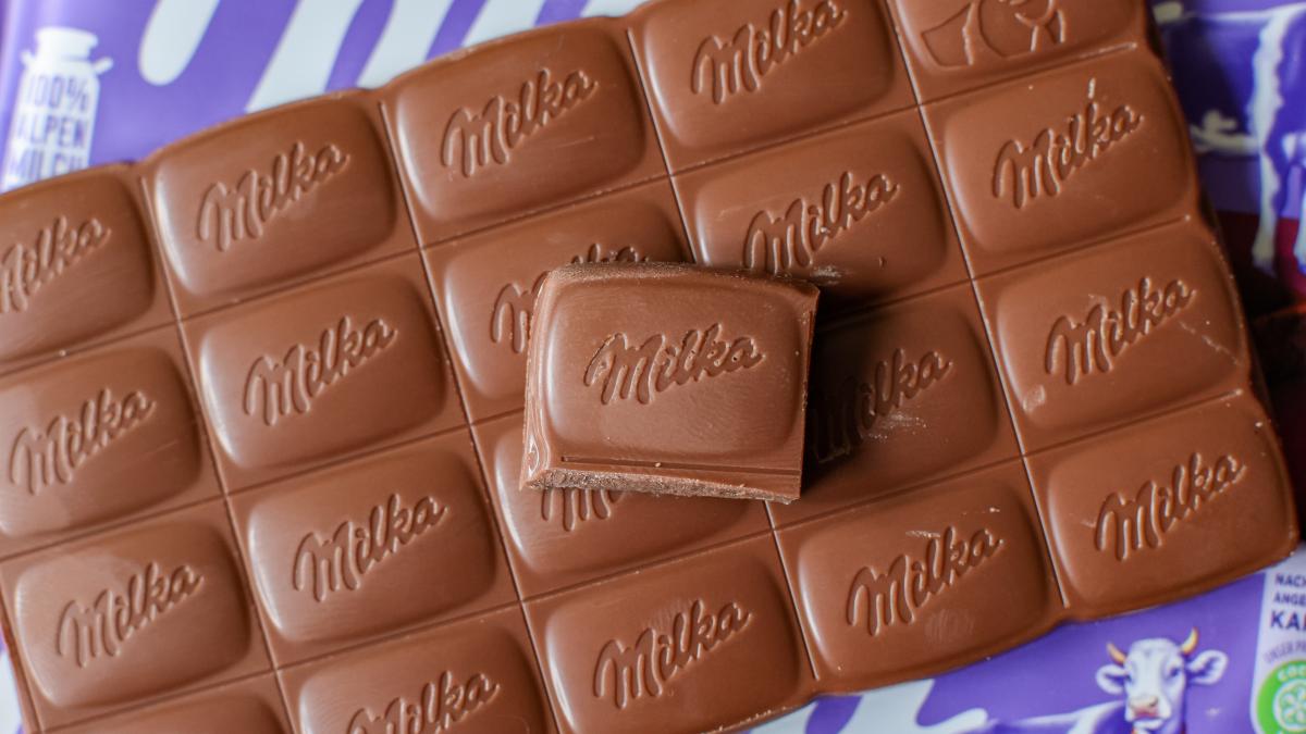 Milka-f-hrt-neue-Tafelgr-e-ein-Ab-wann-die-Schokolade-in-Deutschland-zu-haben-ist