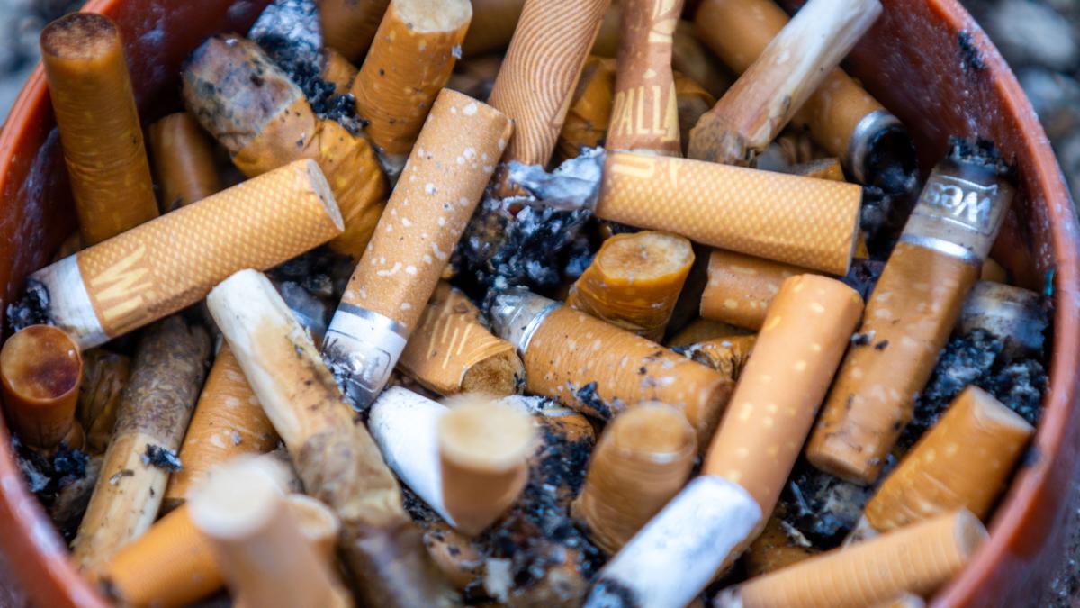 Grafik-zeigt-So-viele-Zigaretten-habe-die-Deutschen-2024-im-Durchschnitt-geraucht