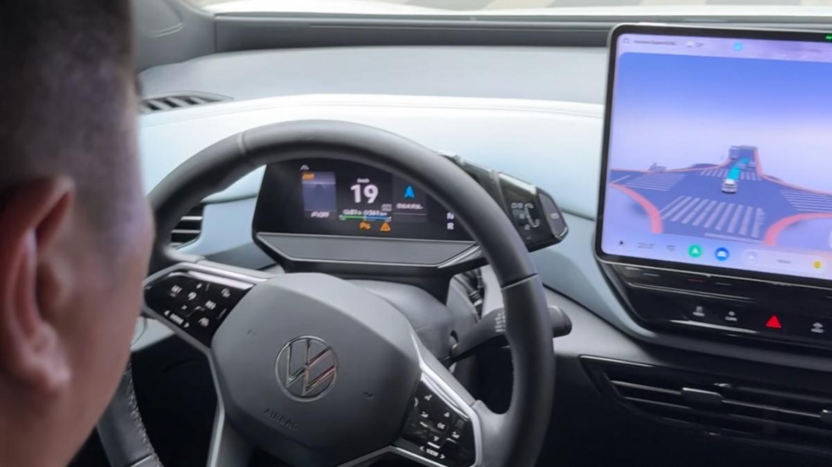 Im-VW-Robotaxi-durch-Shanghai-Forsch-unterwegs-bis-etwas-Verbl-ffendes-passiert-