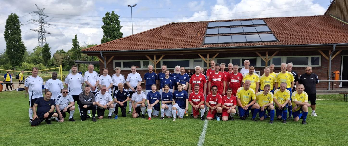Field of participants of the 1st beach bar cup: (from left) TSV vineta Audorf, TuS Rotenhof, Kaltenkirchener TS, Osterrönfelder TSV