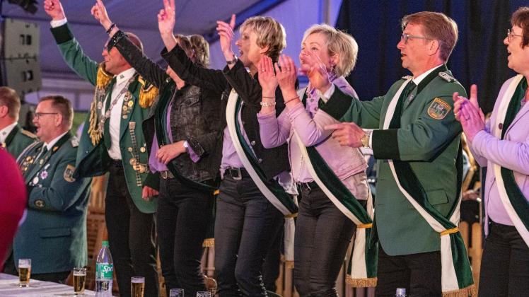  Zelt voll, Stimmung toll: Schützenfest Bohmterheide 2025 läuft Motiv 