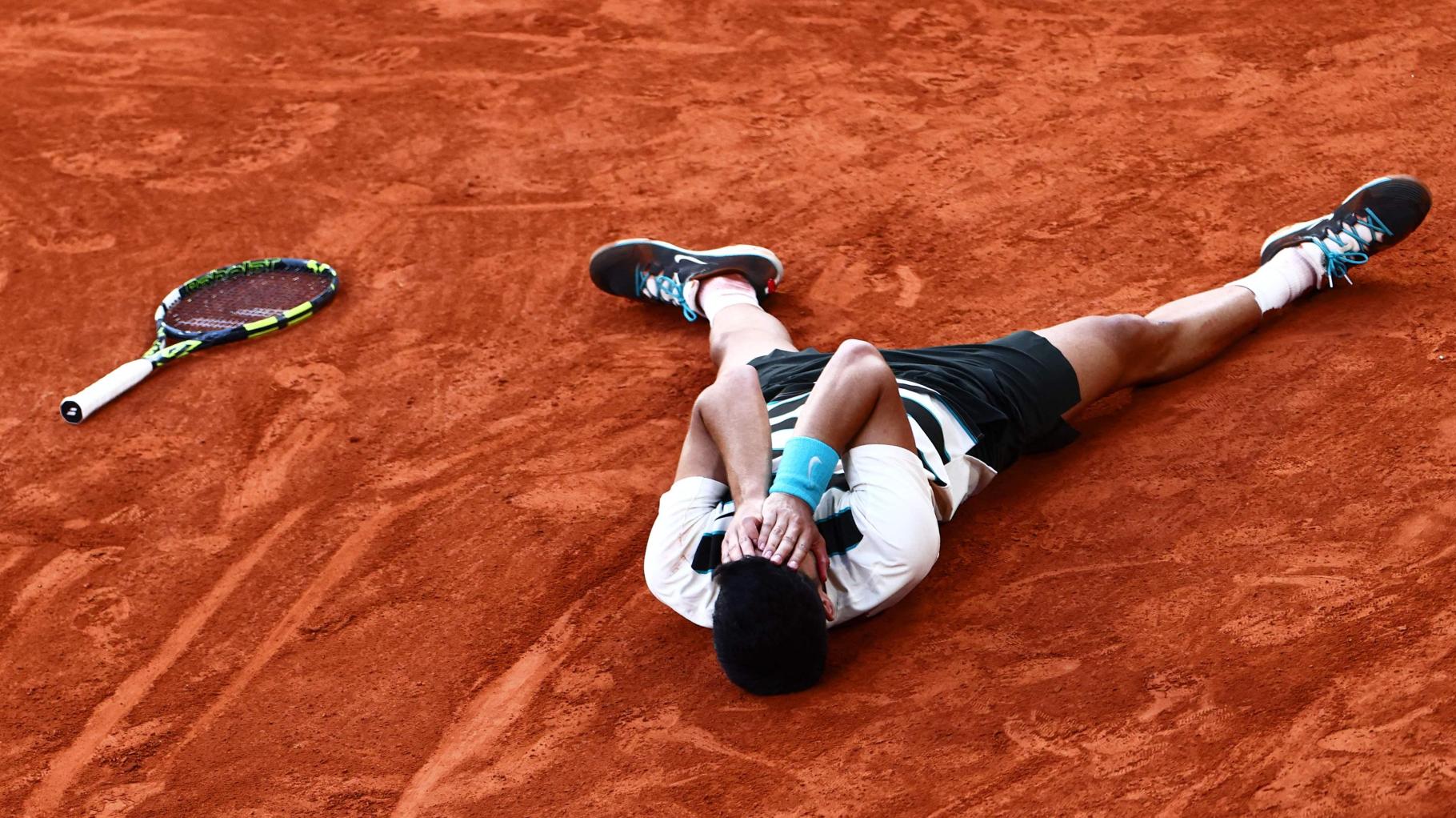 Auf Nadals Spuren: So feiert die Tennis-Welt den Sieg von Alcaraz bei den French Open