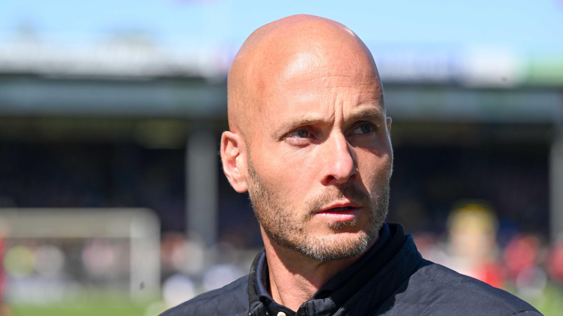Neuer Trainer: VfL Wolfsburg holt Niederländer Simonis