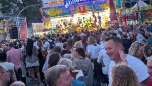 Die Kreuzung am Gänsemarkt war Samstagabend der Party-Hotspot.