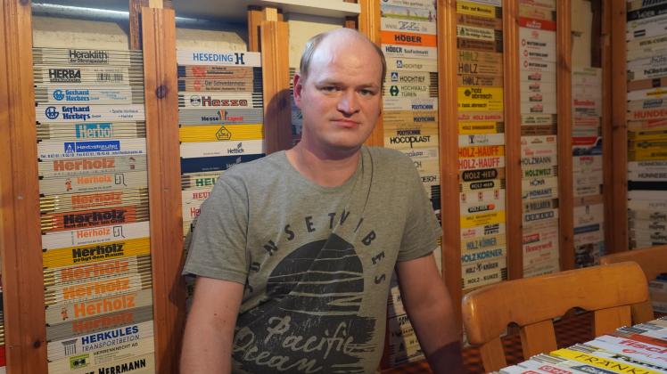Der Salzbergener Nico Lünnemann hat eine große Sammlung an Zollstöcken. 