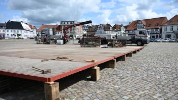 Auf dem Paradeplatz in Rendsburg werden bald packende 3x3-Basketball-Partien ausgetragen – vielleicht sogar mit Olympiasiegerin Elisa Mevius?
