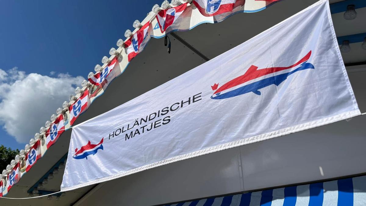 Beim Bürgerhaus Fahrenhorst wird wieder groß Matjes aufgetischt