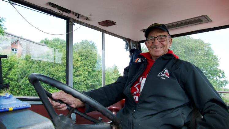Reise zum Meer: Rentner fährt mit Oldtimer-Traktor zur Nordsee