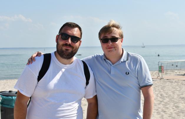 Die Hamburger Simon (28, L.) und Justin (26) Waren Spontan Nachgrömtz Gefahre. Zum „Sonne, Strand und Sterne“ - Festival Wollten Sie Aber Nicht.