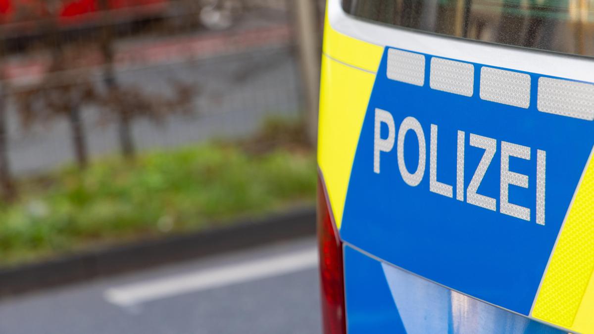 Melle: Red Toyota Land Cruiser stolen from parking lot