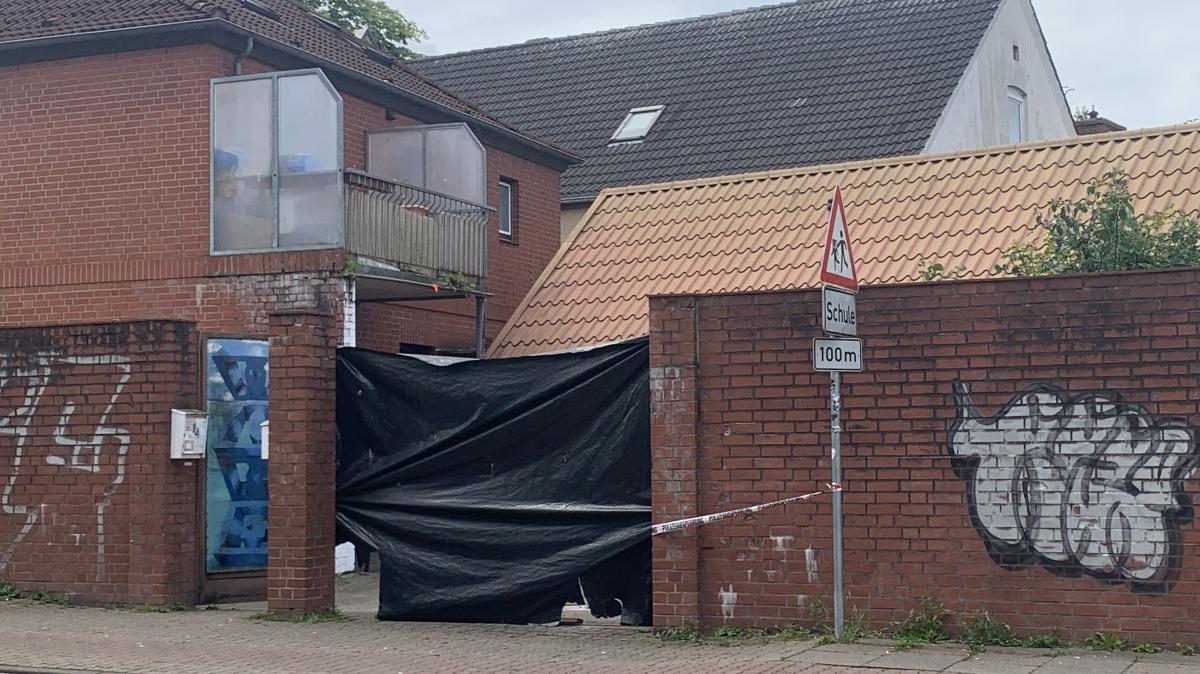 Child killed in Pinneberg: Why did the metal shutter fall?