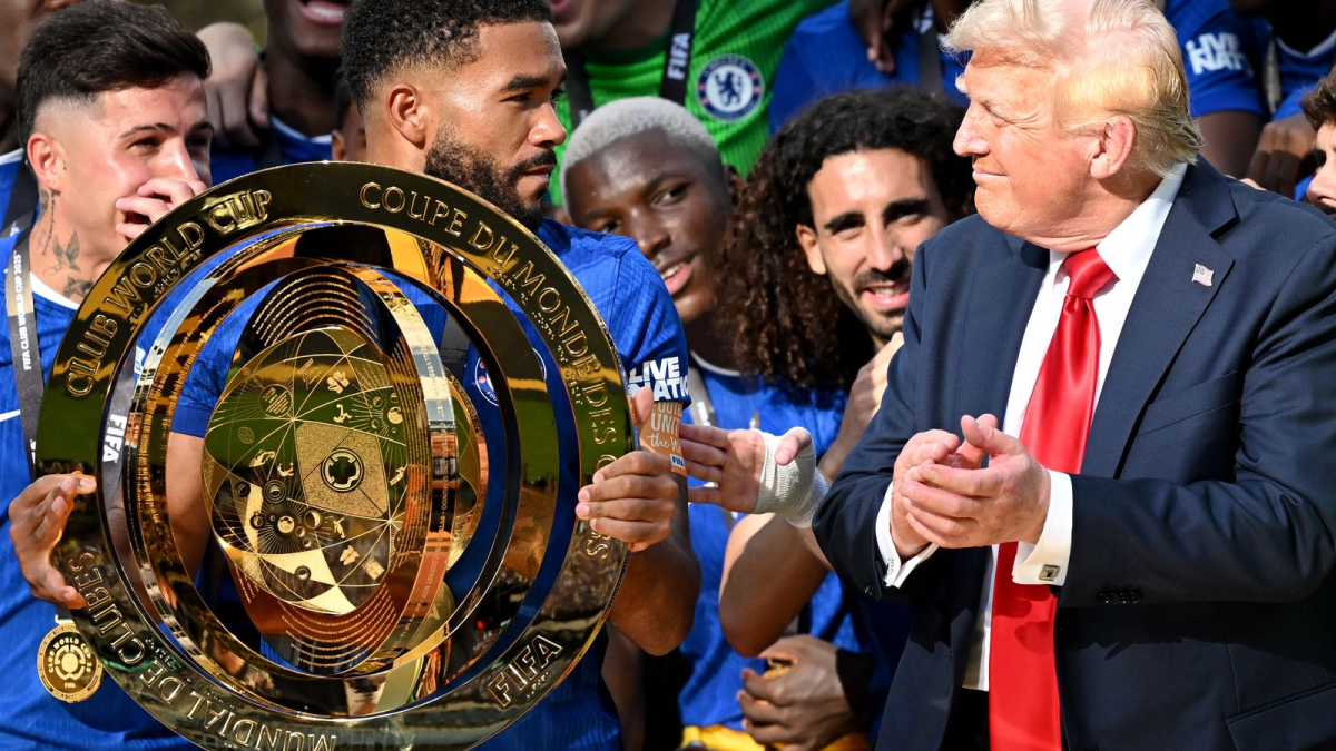 Buhrufe-f-r-Trump-US-Pr-sident-sorgt-auf-Club-WM-Siegerpodest-f-r-Irritationen