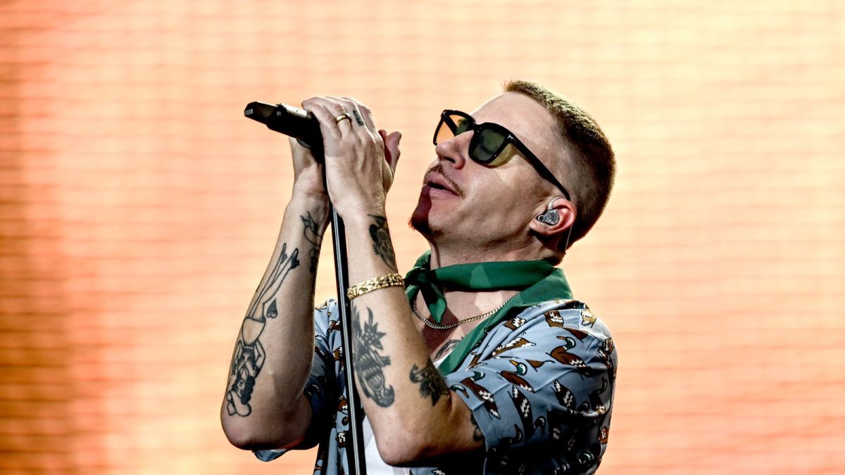 Gro-e-B-hne-gro-e-Kritik-Macklemore-beim-Deichbrand