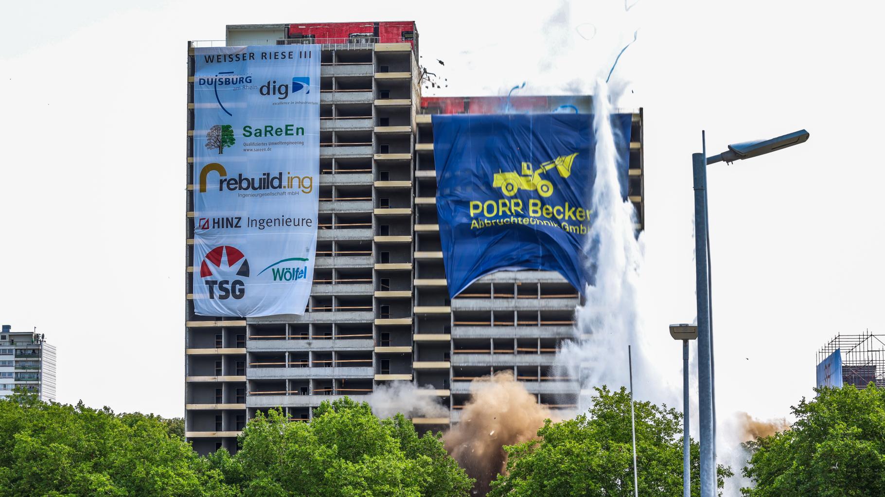 V Duisburgu uspešno podrli tretji »Beli velikan«