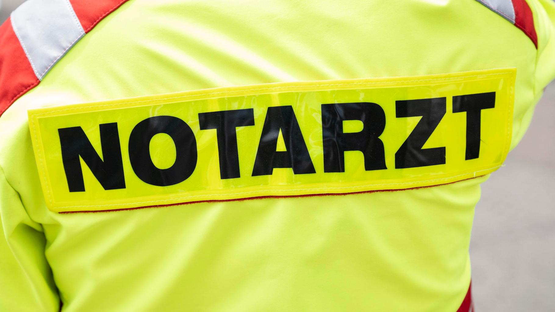 V Dortmundu avto povozil dva pešca, en moški huje poškodovan