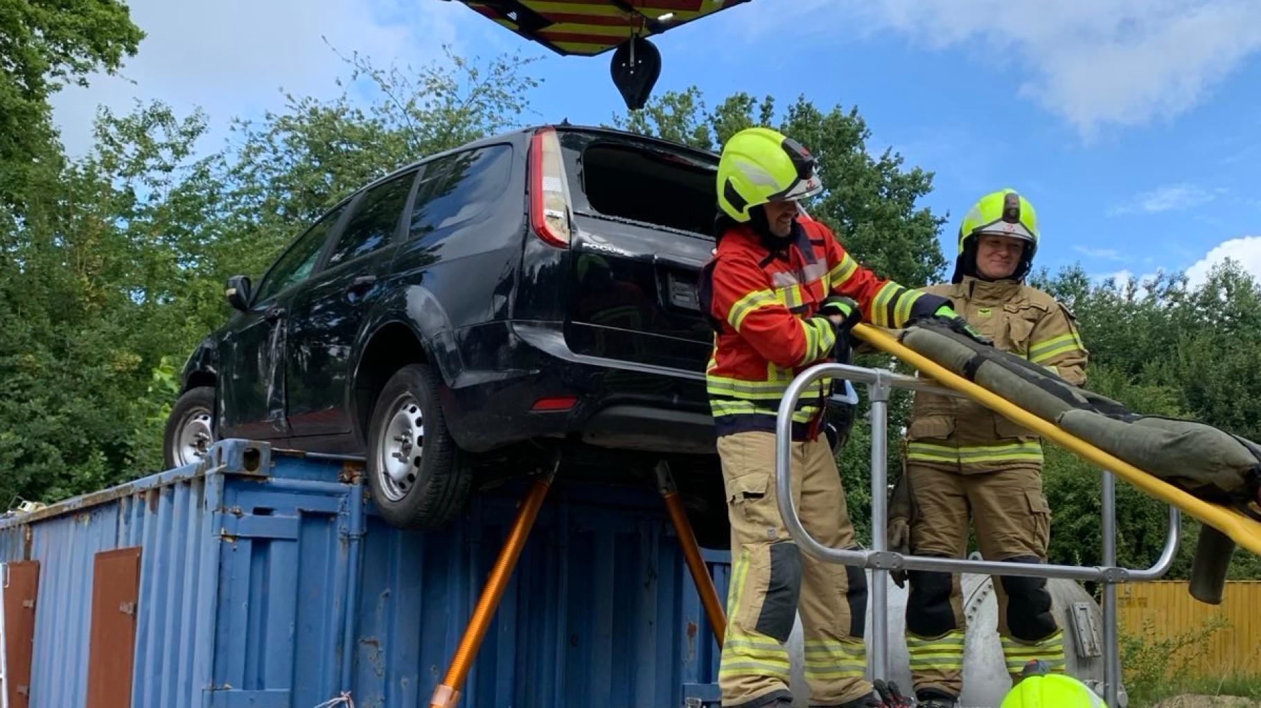 Nach schwerem Unfall in Bohmte: Berufsfeuerwehr Osnabrück stellt Szenario zu Übungszwecken nach