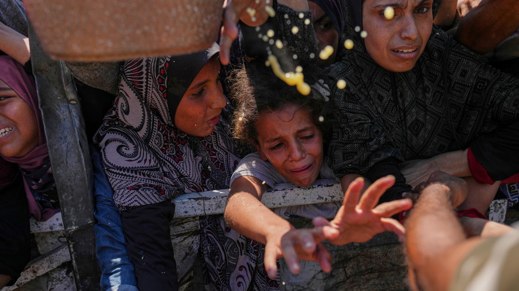 Pomoč za Gazo pogosto ne prispe do tistih, ki jo potrebujejo, kar povečuje nevarnost lakote