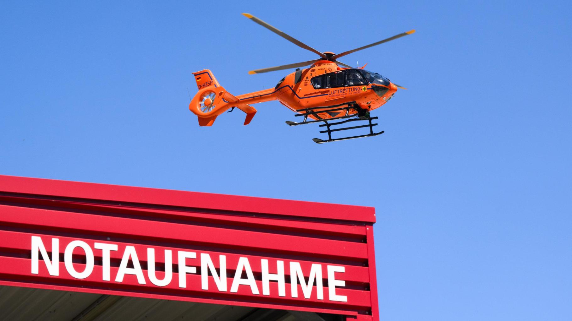 Schwerer Verkehrsunfall in Bramsche: Autofahrer prallt gegen Baum