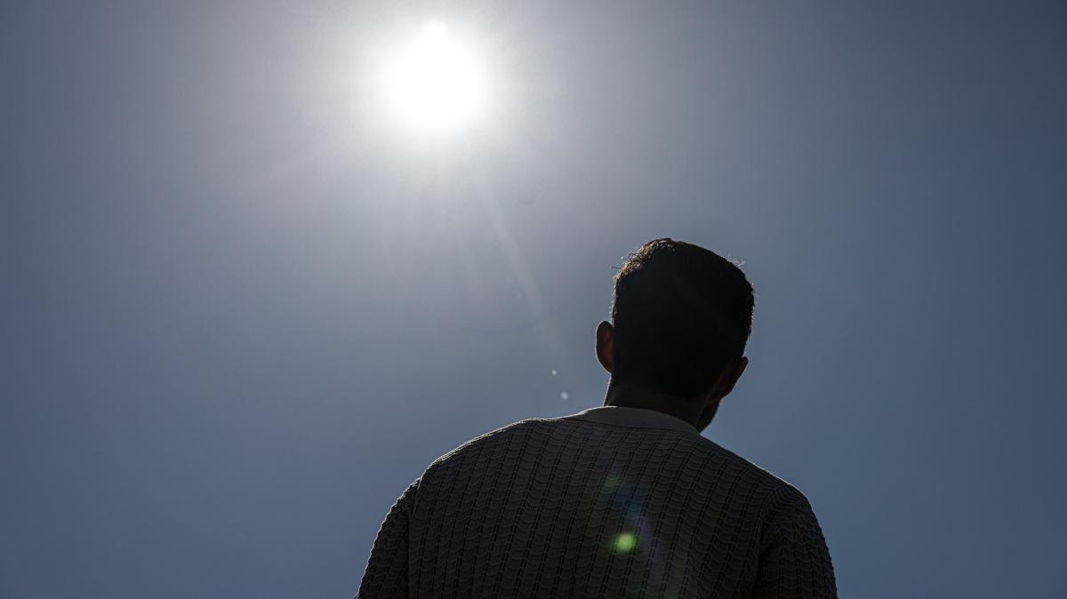 Ich-bin-einer-von-800-Betroffenen-Wenn-jeder-Sonnenstrahl-wie-Feuer-auf-der-Haut-brennt