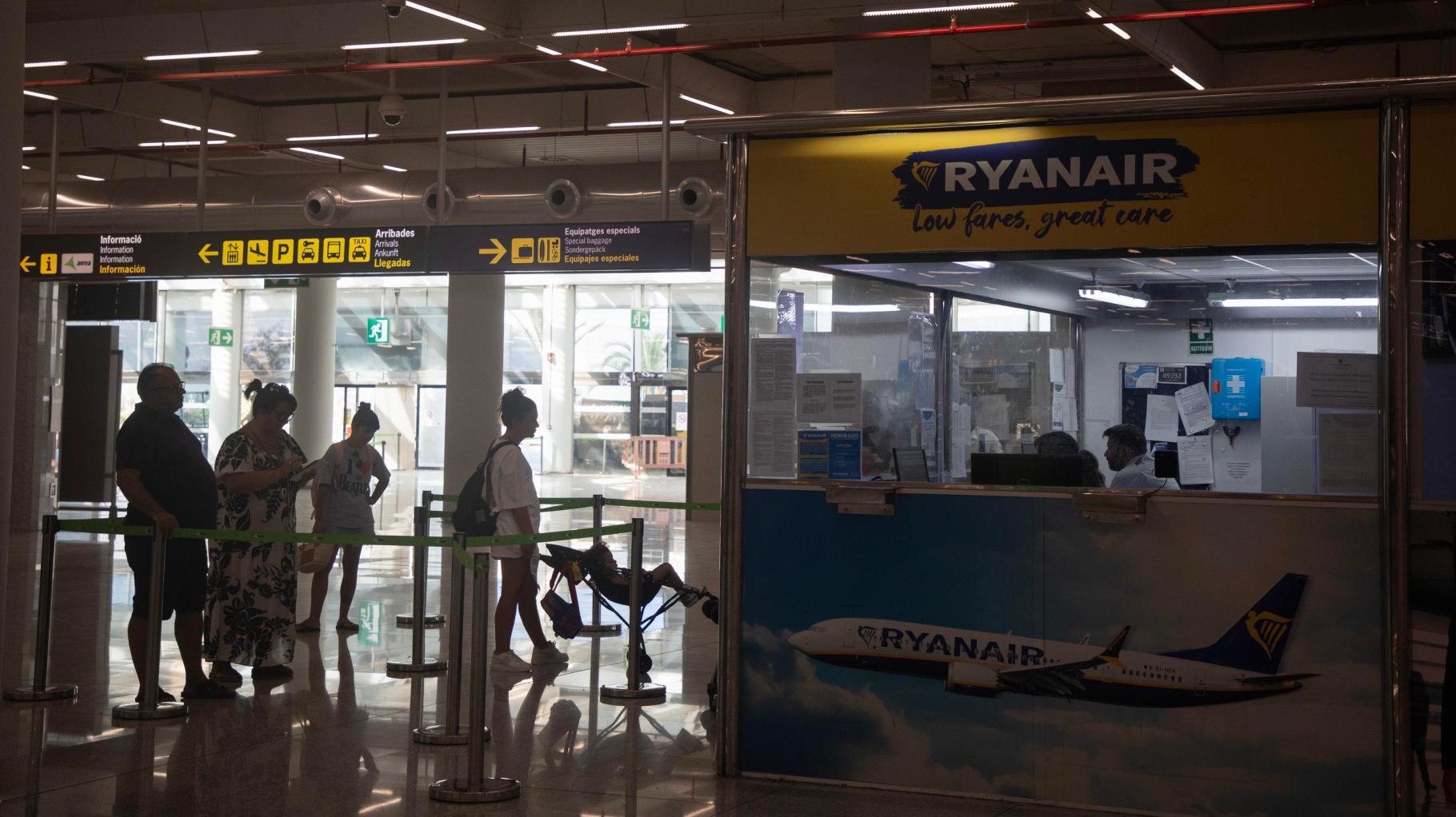 Špansko zemeljsko osebje družbe Ryanair začelo stavkati z možnostjo ponavljajočih se stavk do konca leta