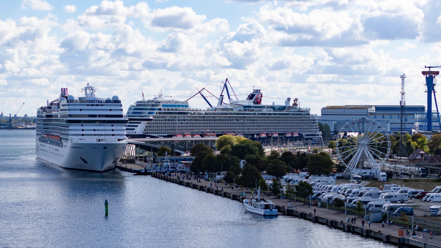 Havarie von norwegischem Kreuzfahrtschiff in Warnemünde