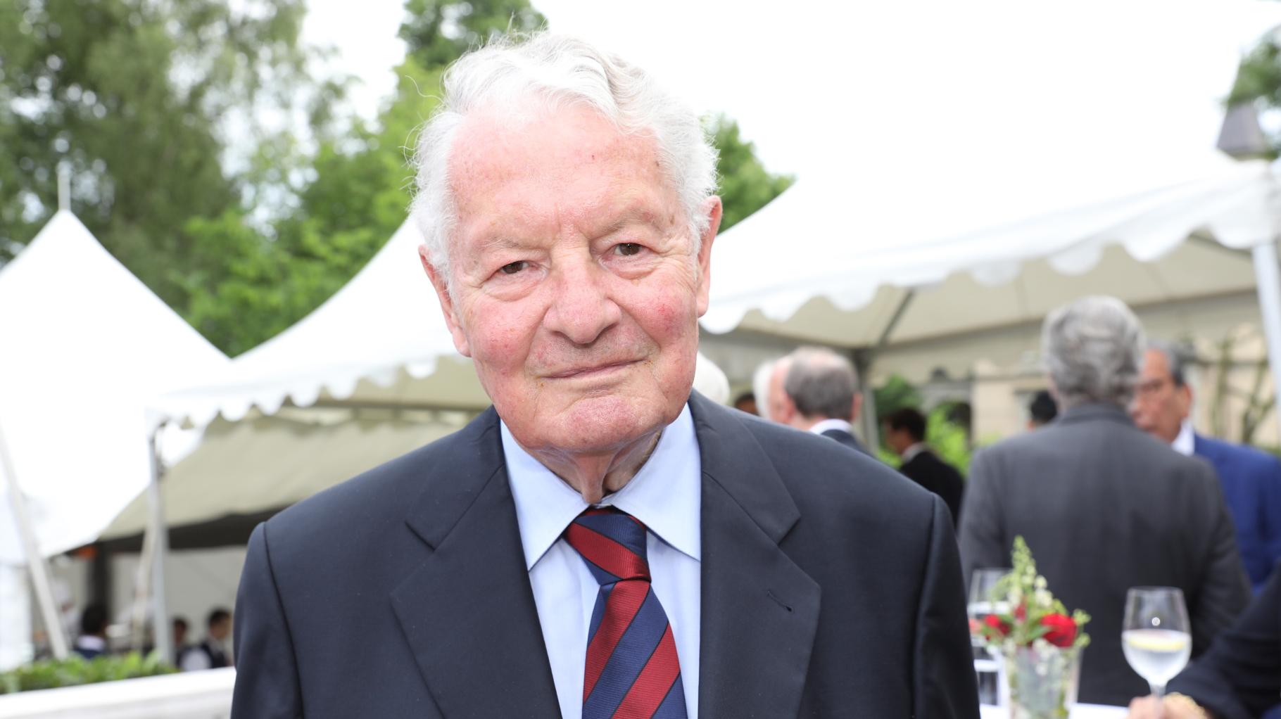 Er nannte sich „Königsfritze“: Ehemaliger ARD-Adelsexperte Rolf Seelmann-Eggebert gestorben