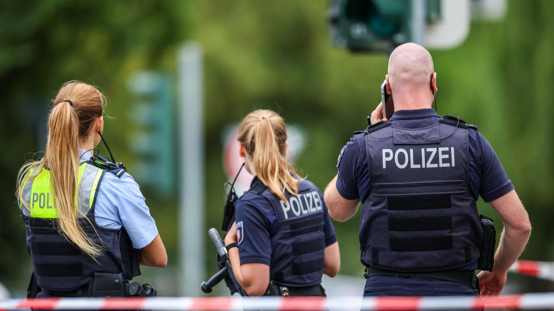Nach Schüssen in Menden mit einem Toten: Polizei fahndet mit Foto nach Verdächtigem
