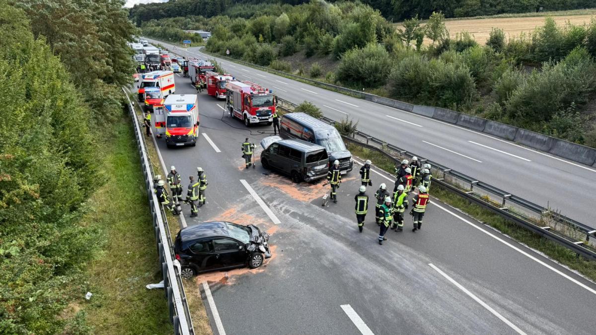 Unfall-auf-der-A-30-bei-Bissendorf-Autobahn-Richtung-Niederlande-gesperrt