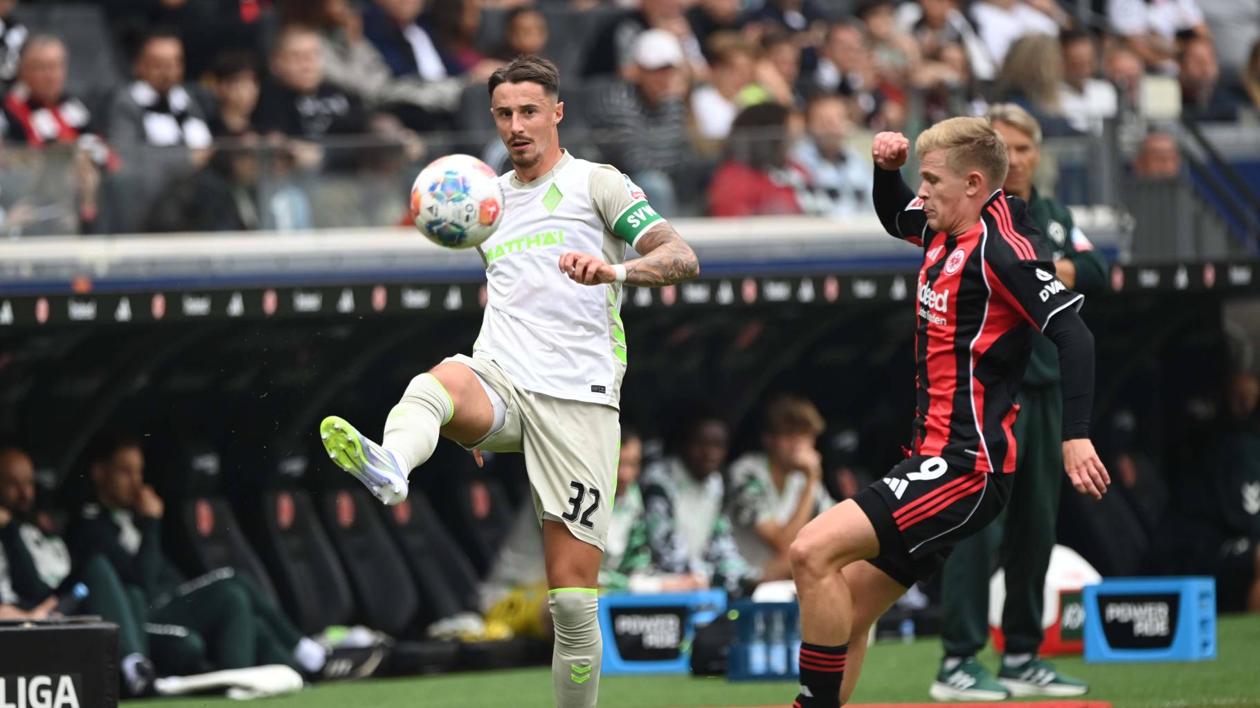 „Bin Werder-Bremen-Spieler“: Kuriose Verwechslung bei Bundesliga-Interview