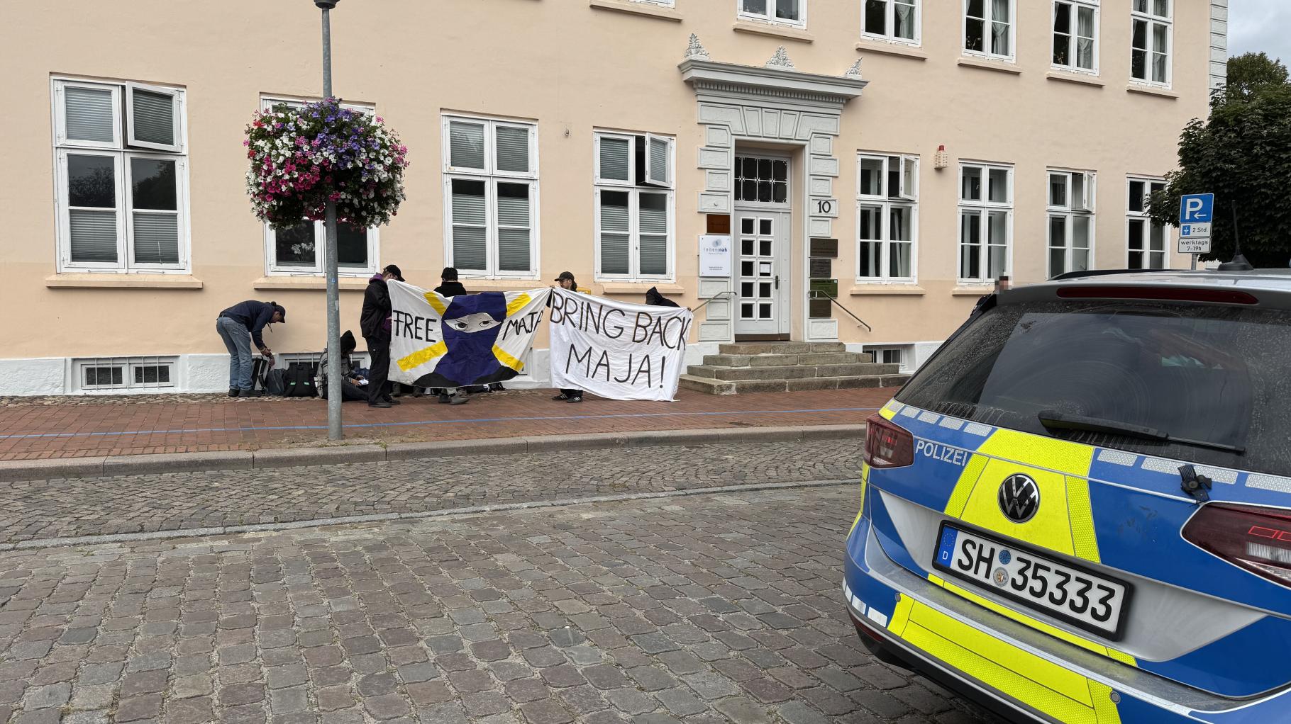 Aktivisten blockieren Büro von Johann Wadephul: Was sie vom Außenminister fordern