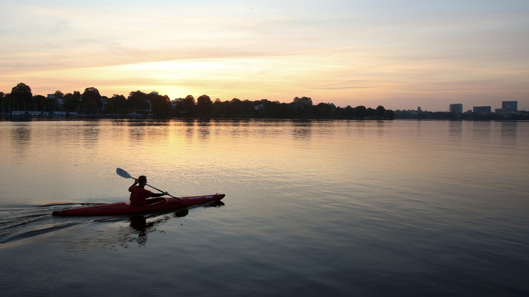 Ein Mann will dem Familienleben entfliehen – und inszeniert seinen Tod bei einem Kajakunfall