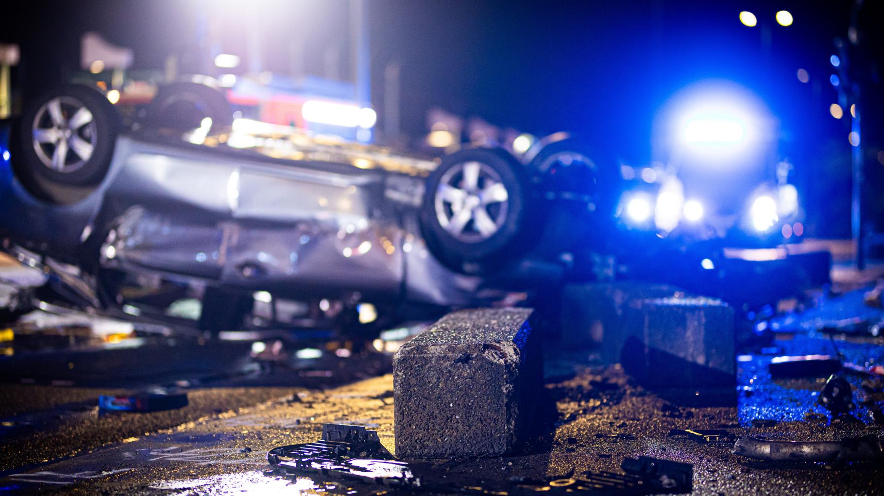 Betrunkener legt mit Autounfall ICE-Strecke in Niedersachsen lahm