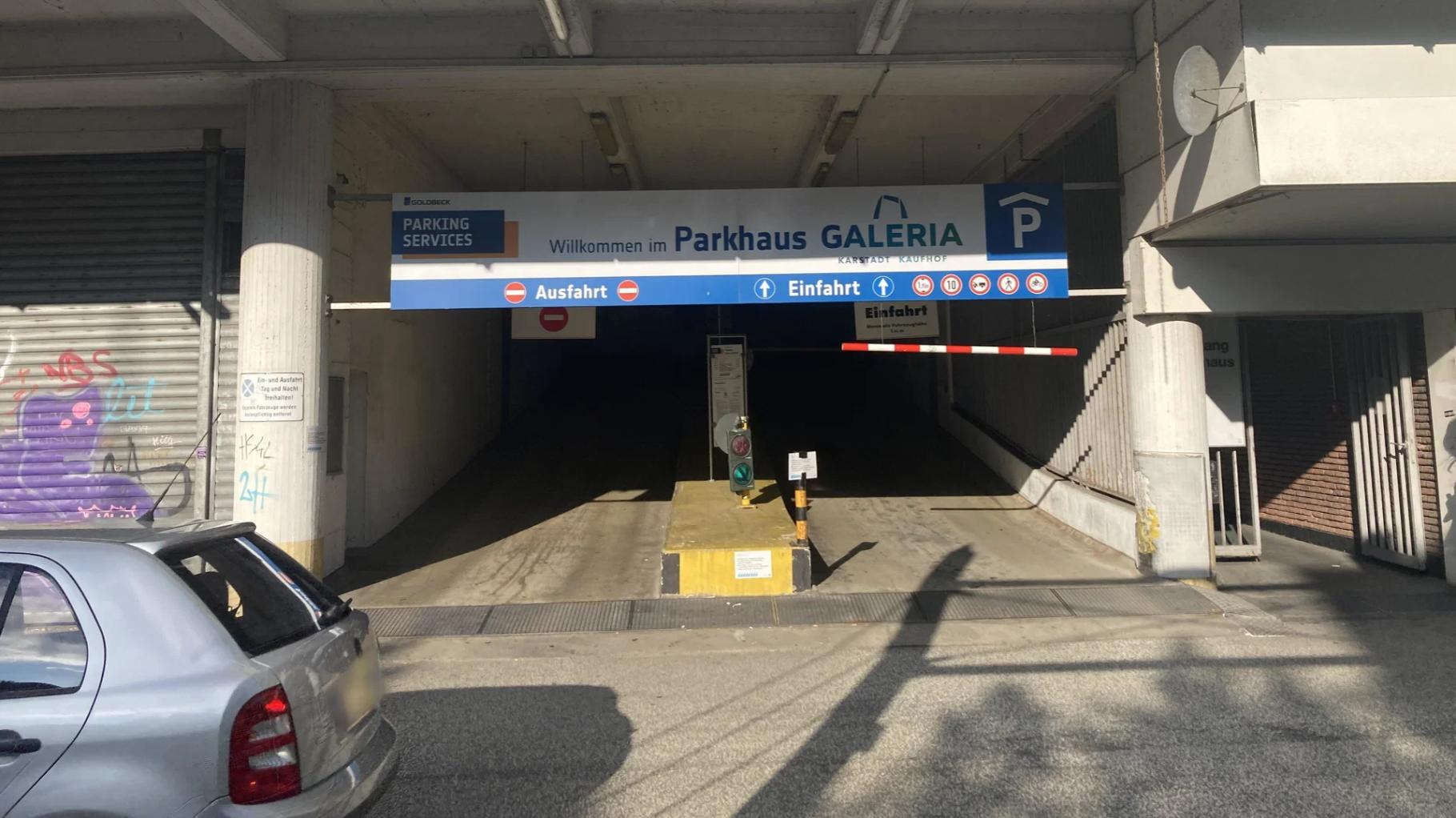 Rückwärtsgang einlegen: Galeria-Parkhaus in Osnabrück nur noch für Dauerparker geöffnet